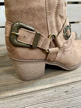 Wilde Western Bootie {Taupe}