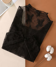 The Lariat Lace Top {black}