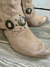 Wilde Western Bootie {Taupe}