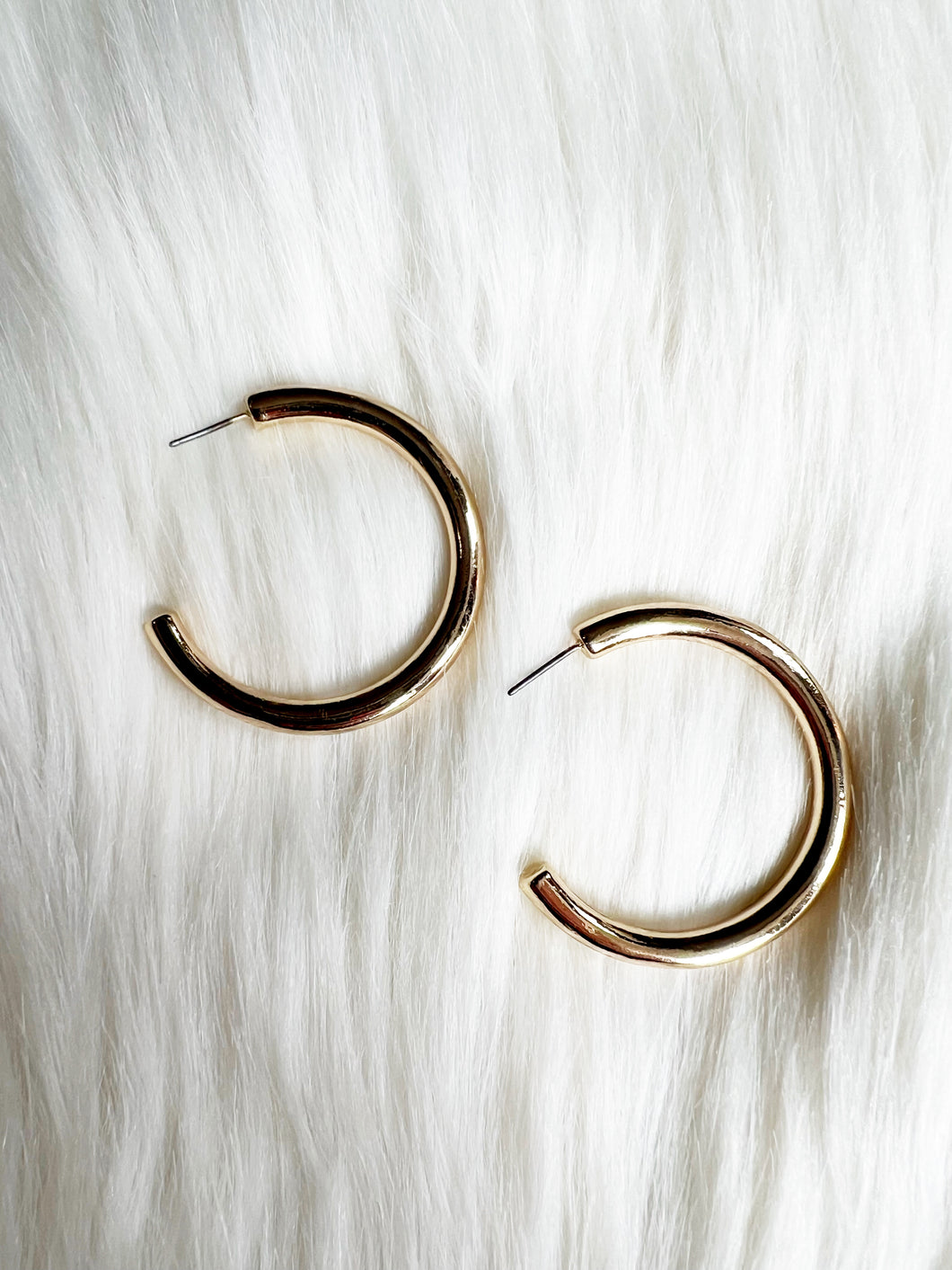 Everyday Hoop Earrings {Gold}