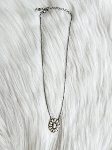 Dainty Salado Necklace {White}