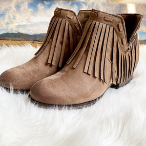 Mavo Taupe Fringe Boots